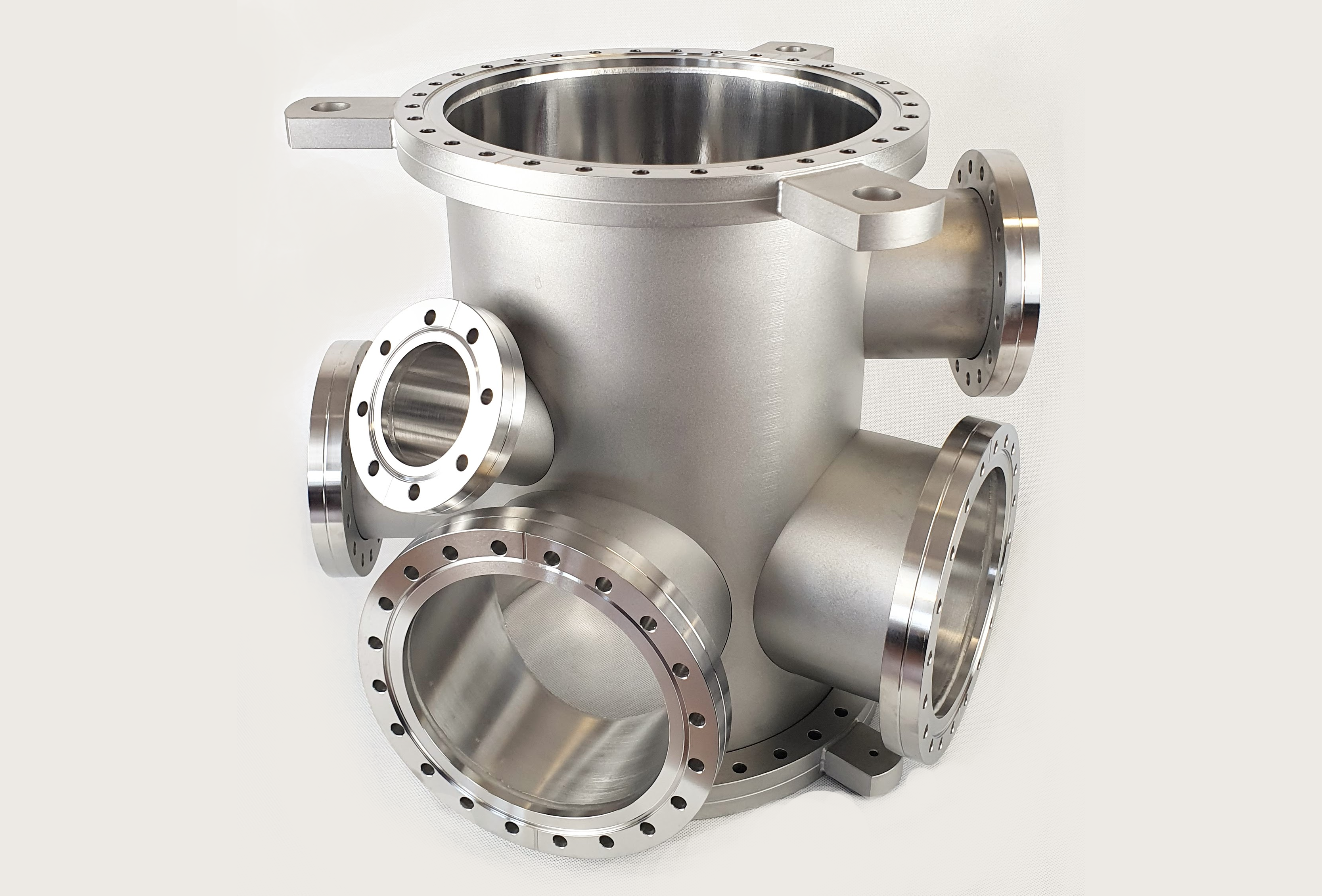 Semiconductor cavity metal casing